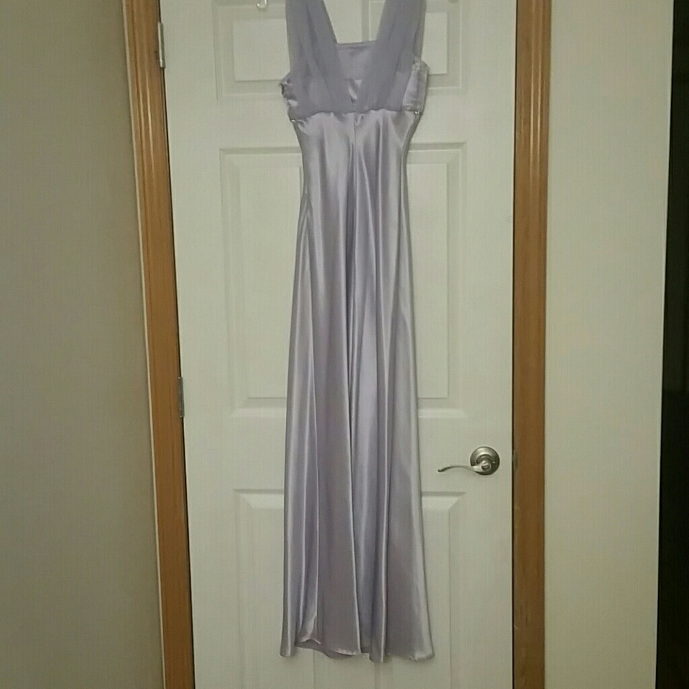 Dress - Picture 3 of 4