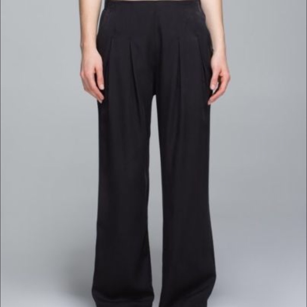 Lululemon Easy Breezy Pant size 4