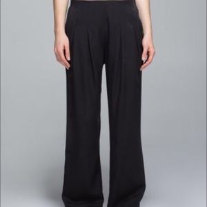 Lululemon Easy Breezy Pant size 4