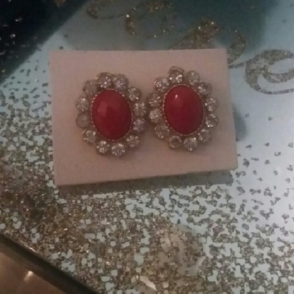 Red rhinestone earings - Picture 1 of 2