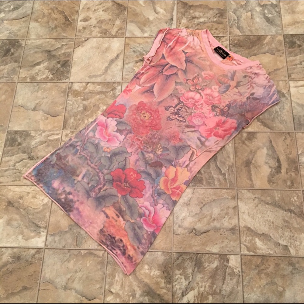 REALITEE baby pink floral graphic tee