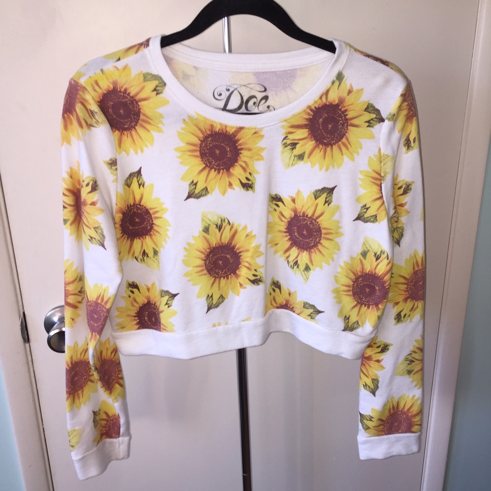 Light weight cropped sweatshirt with sunflowers