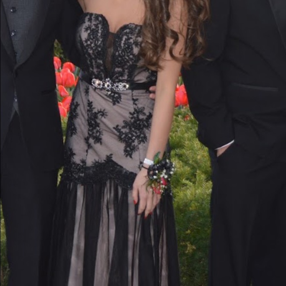 Black Lace Strapless Prom Dress