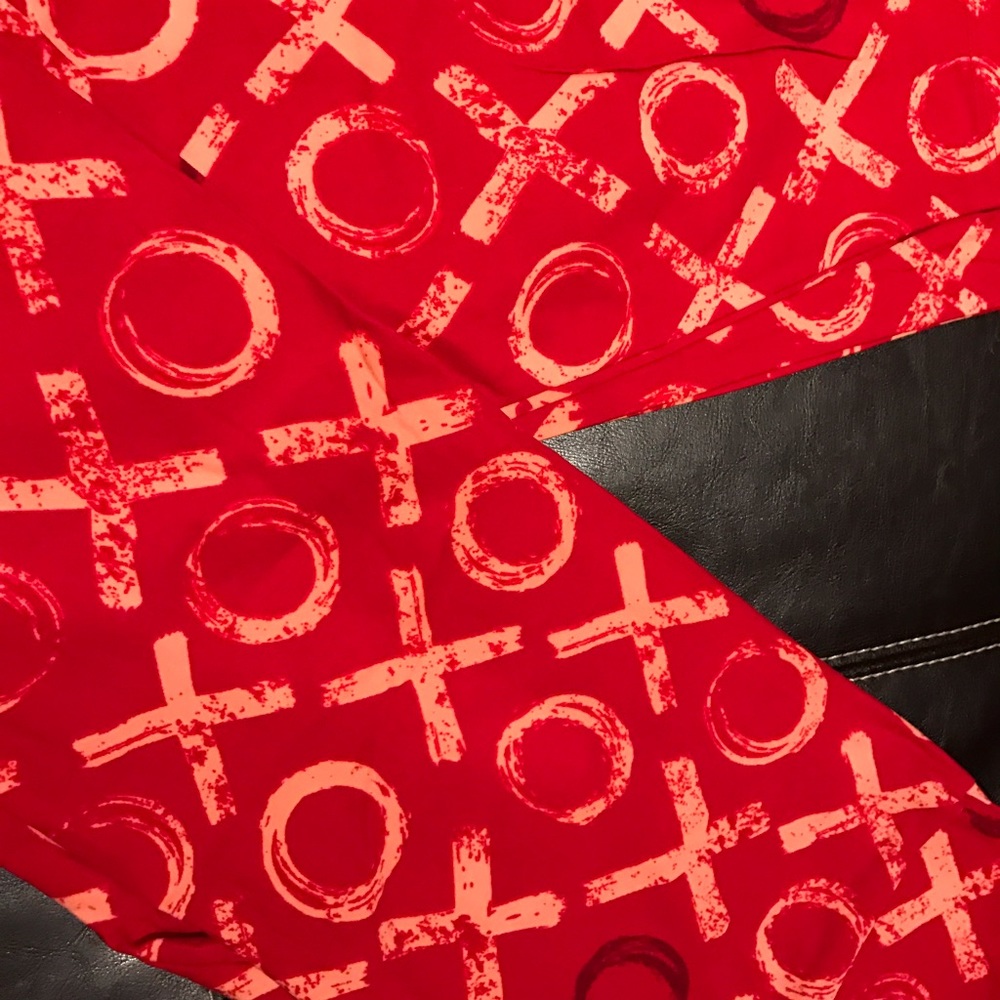 BNWT Lularoe Valentines legging in  one size♥️