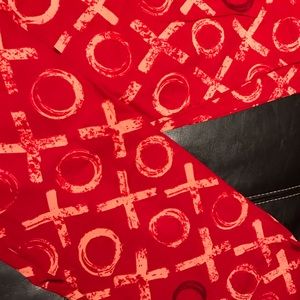 BNWT Lularoe Valentines legging in  one size♥️