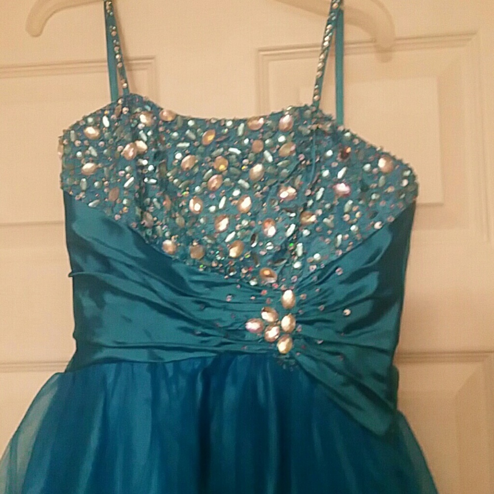 Dress - Picture 2 of 3