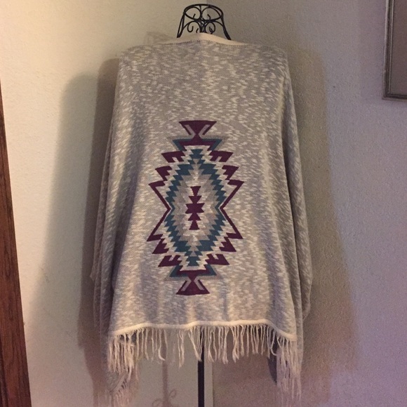 Romeo & Juliet Couture Sweaters - Romeo and Juliet couture Kimono
