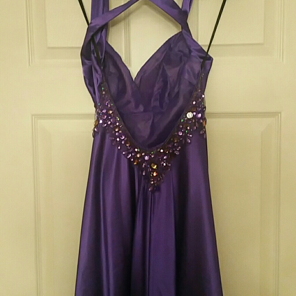 Dress - Picture 3 of 4