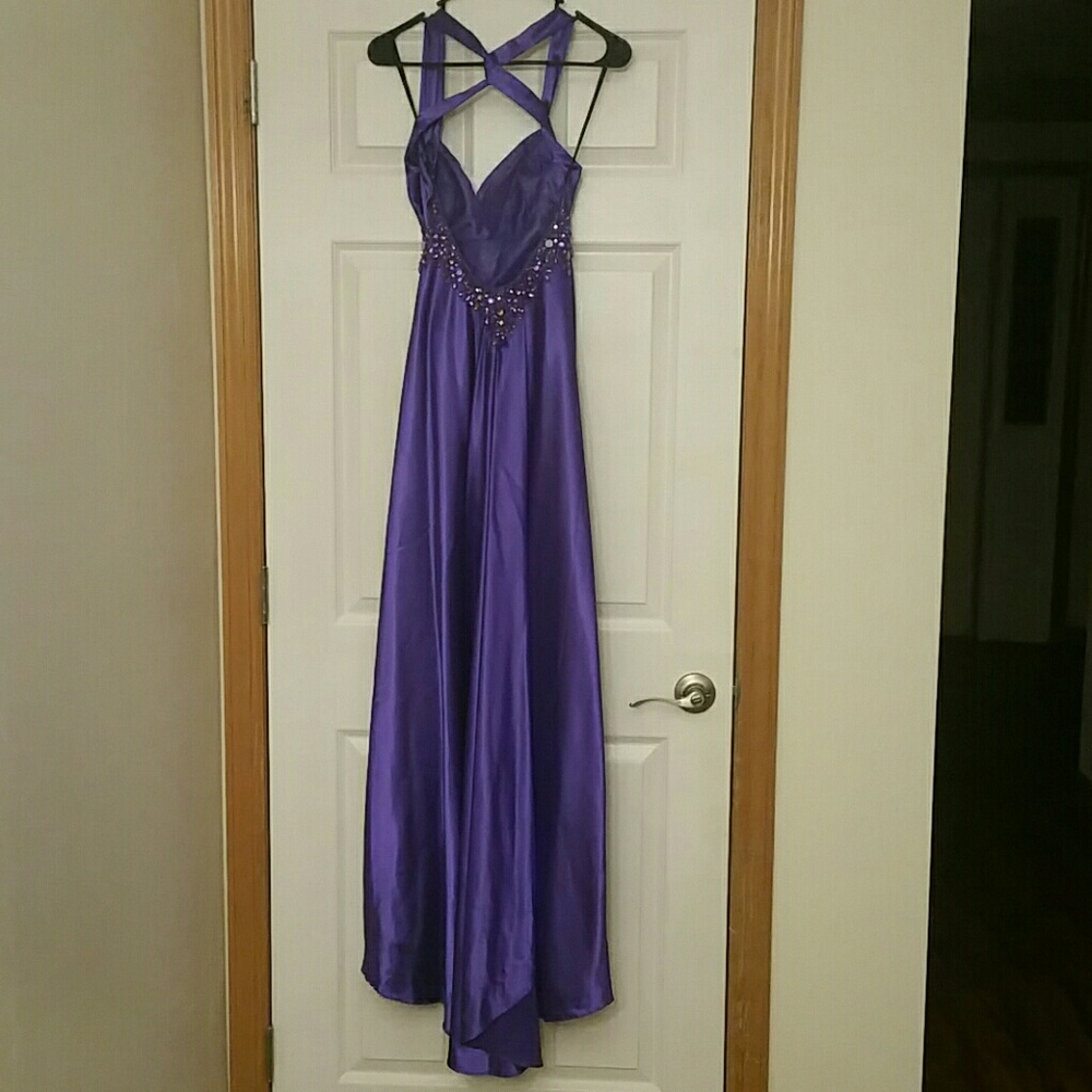 Dress - Picture 4 of 4