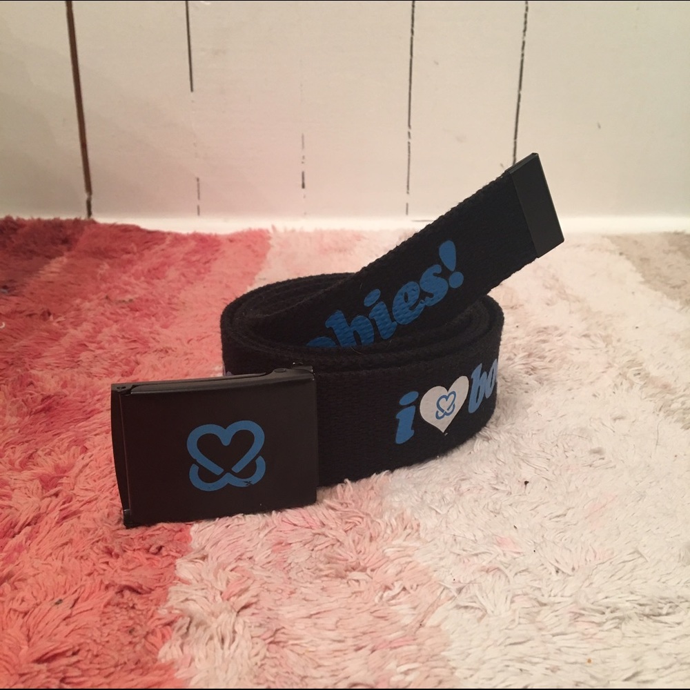 I ❤ boobies belt