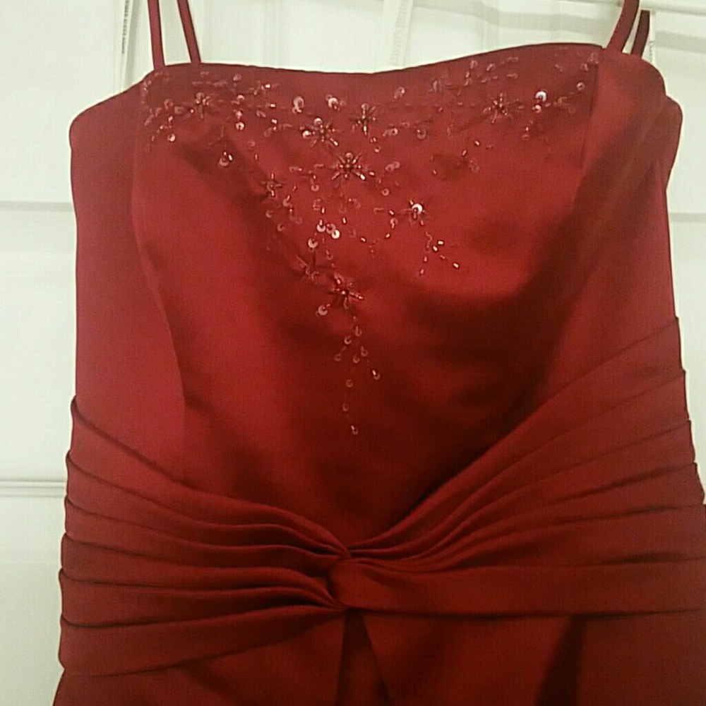 Dress - Picture 2 of 4