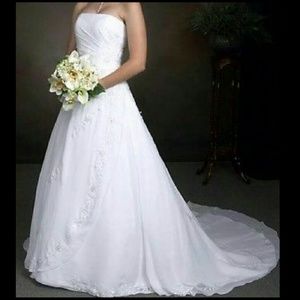 David's Bridal White Chiffon Wedding Dress