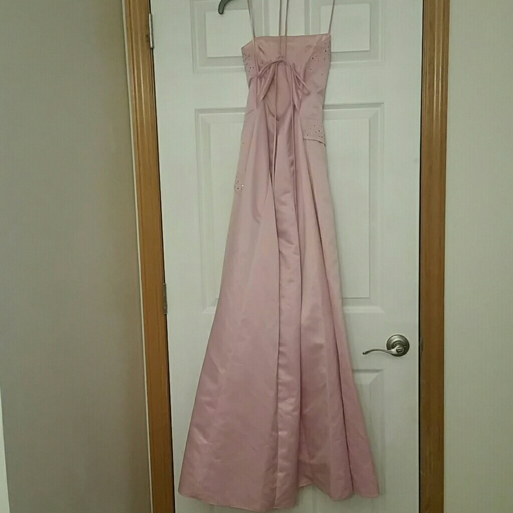 Dress - Picture 4 of 4