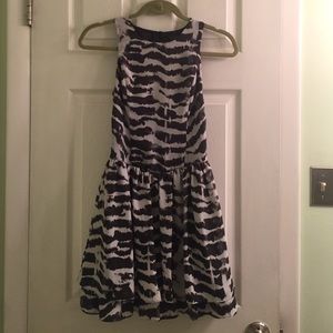 Like new flirty patterned dress