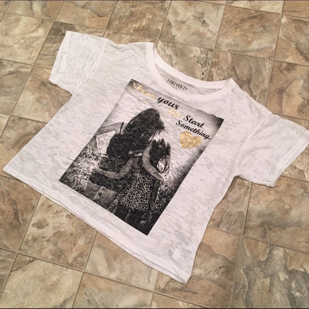 NWOT FOREVER 21 white graphic tee