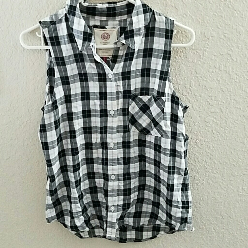 Cute button up tank top