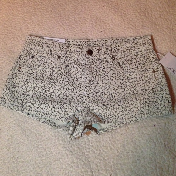 Joe's Jeans Billie short - Picture 2 of 4
