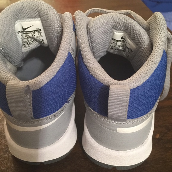 Nike High-Tops - Picture 2 of 4