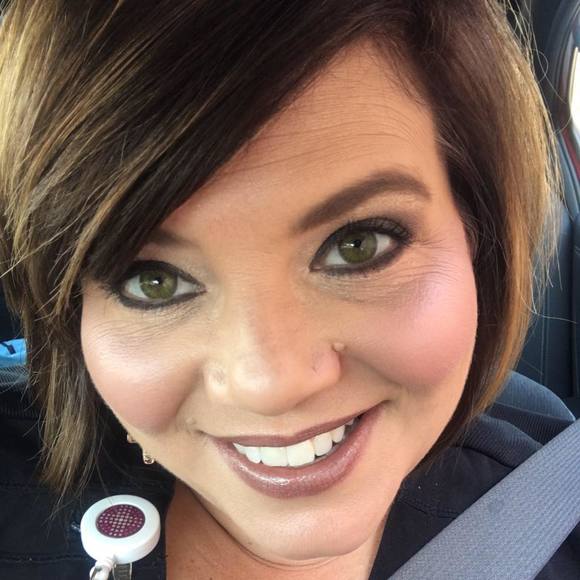 Meet your Posher, Stephanie - Picture 1 of 1