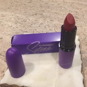 MAC Selena Como La Flor Lipstick