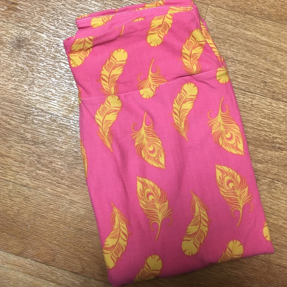 New! Lularoe OS Feather Leggings