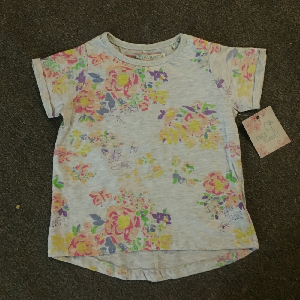 Girl's Free Planet short sleeve shirt, size 6