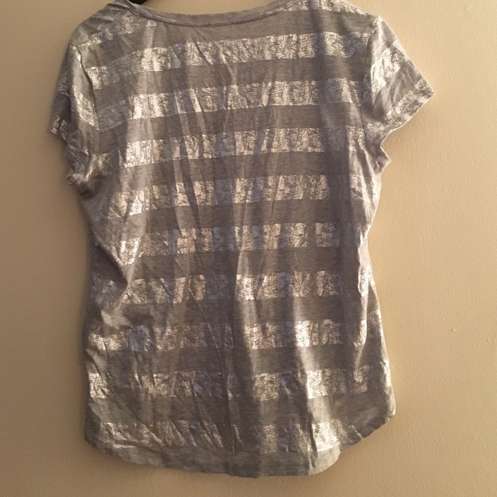 ‼️last chance ‼️ Metallic tshirt - Picture 2 of 3