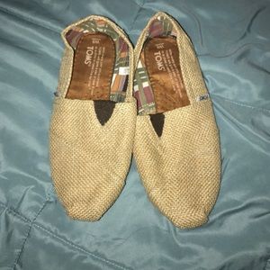 Tan burlap toms!