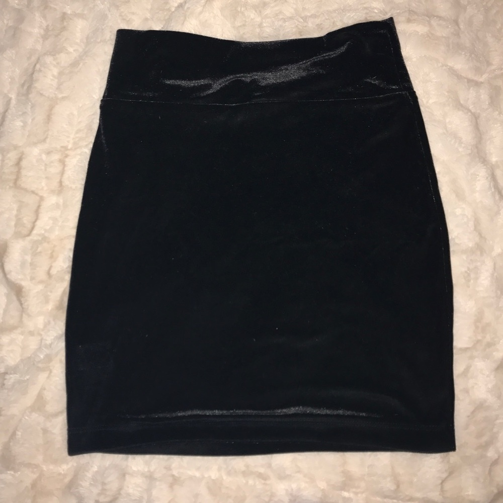 Velvet tube skirt