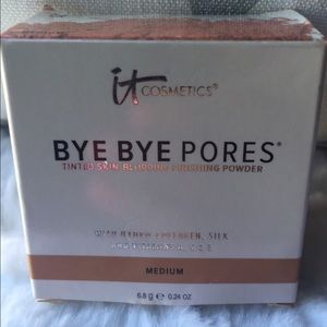 IT Cosmetics BYE BYE PORES ~Medium~