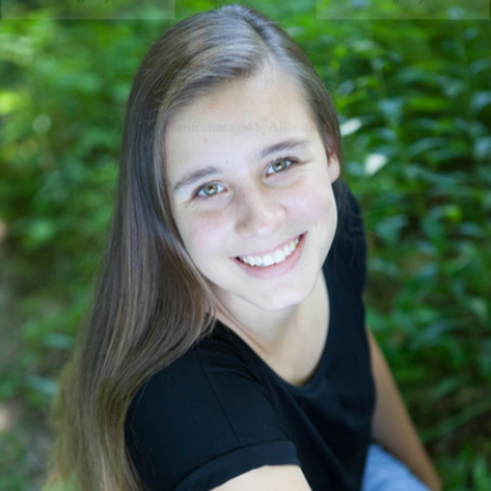 Meet your Posher, Alexis