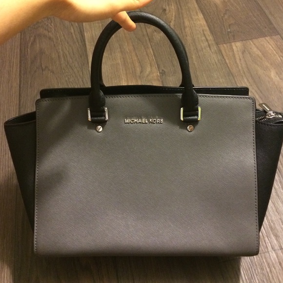 Michael Kors Handbags - For Jennie only!!! MK Large Selma- black and gray