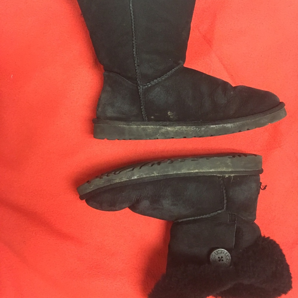 Short bailey button UGGS - Picture 2 of 3