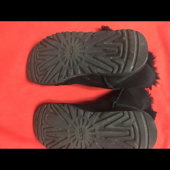 Short bailey button UGGS - Picture 3 of 3