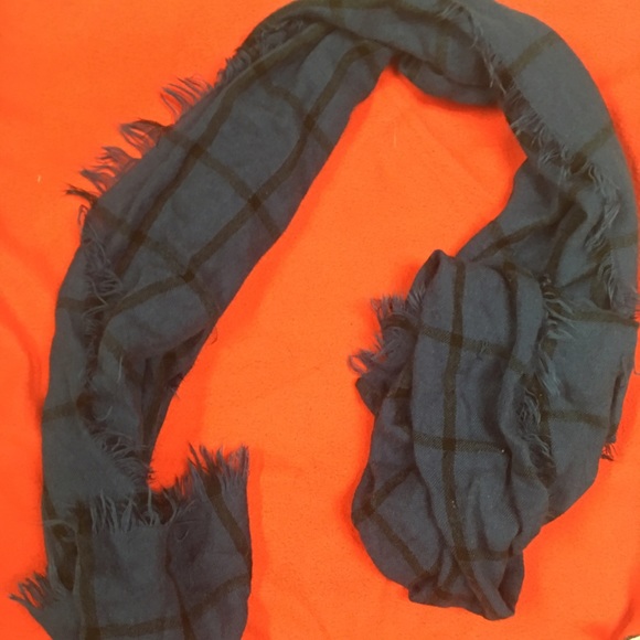 Scarves Bundle - Picture 3 of 3