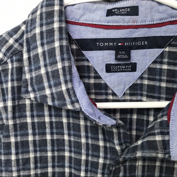 Tommy Hilfiger Custom Fit Buttondown - Picture 4 of 6