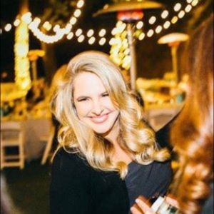 Meet your Posher, Amirah