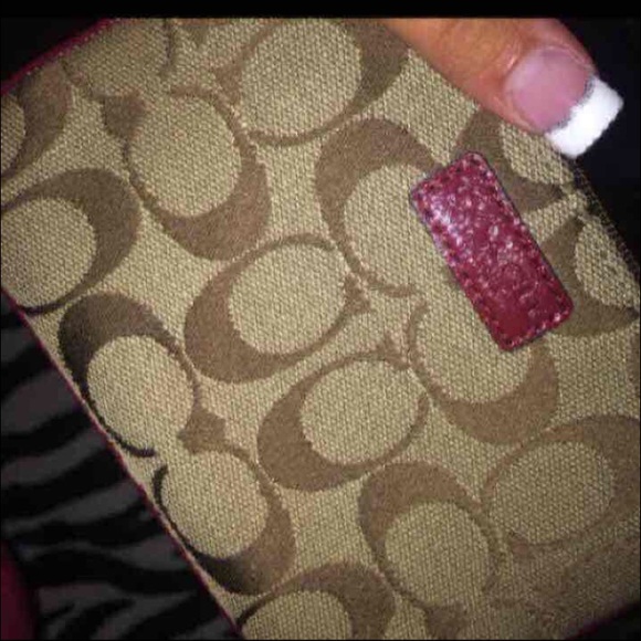 Authentic coach wristlet ! - Picture 1 of 1