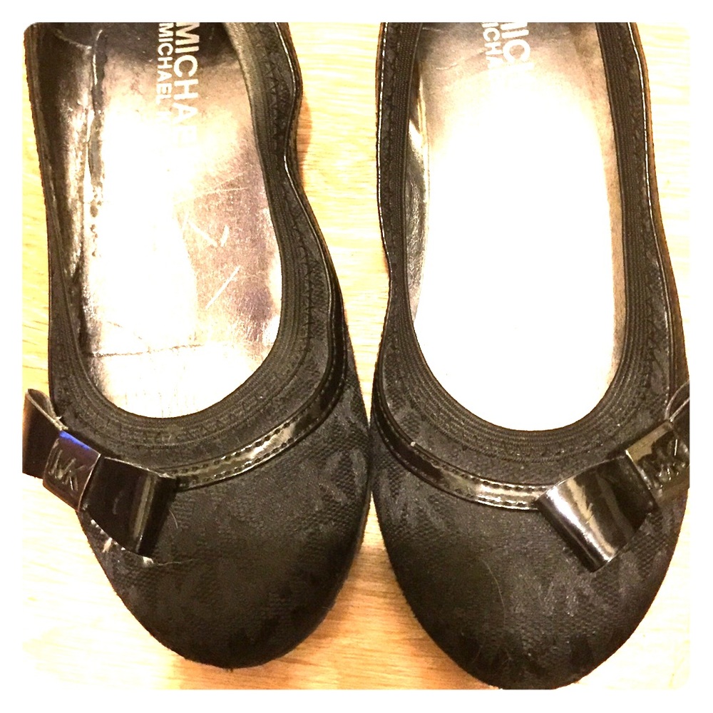Black Michael Kors canvas girls' flats