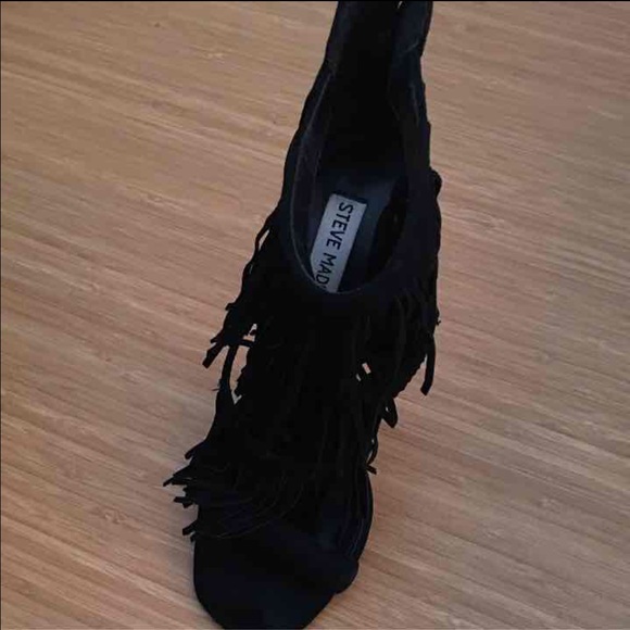 🌼STEVE MADDEN FRINGE SUEDE HEELS🌼 - Picture 3 of 3