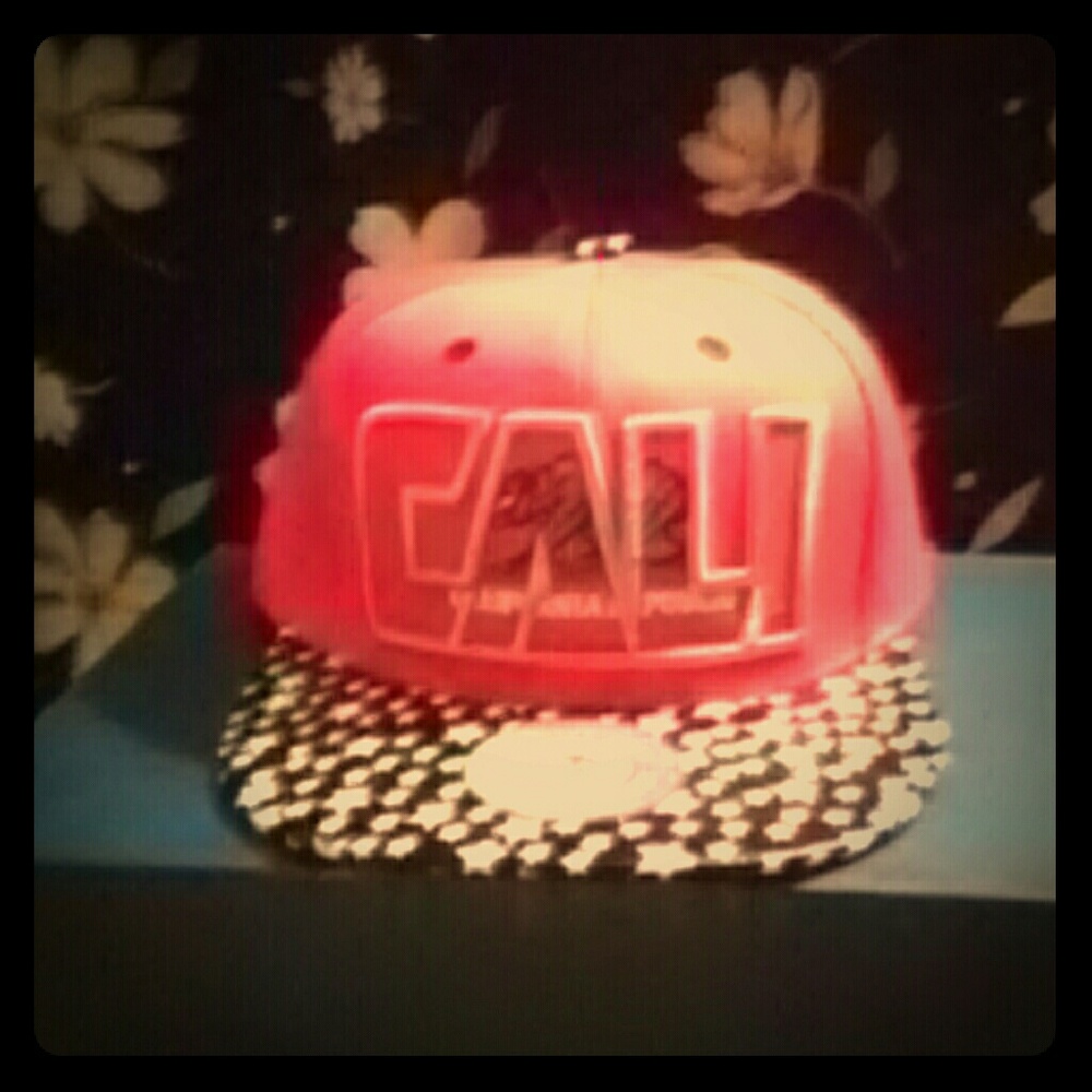 BULLBOT SNAPBACK RED STARS CALI
