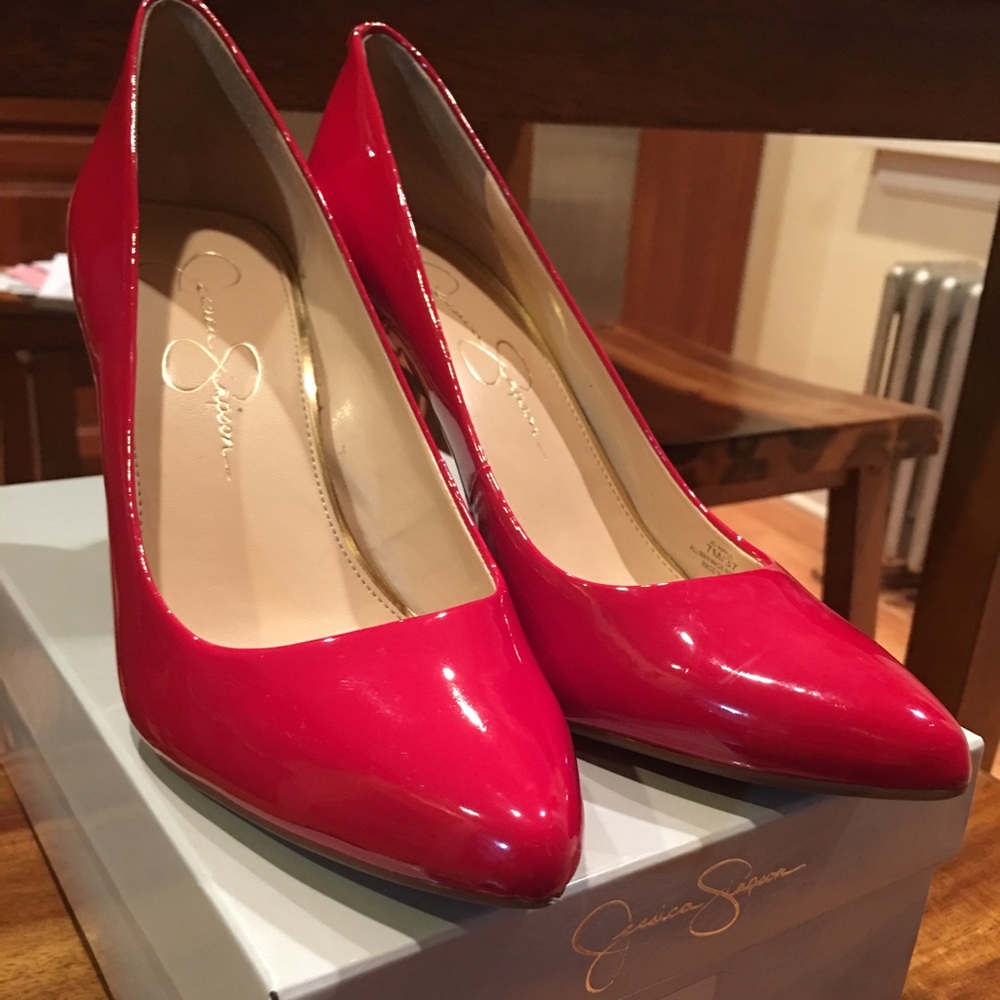 JESSICA SIMPSON RED PATENT LEATHER HEELS