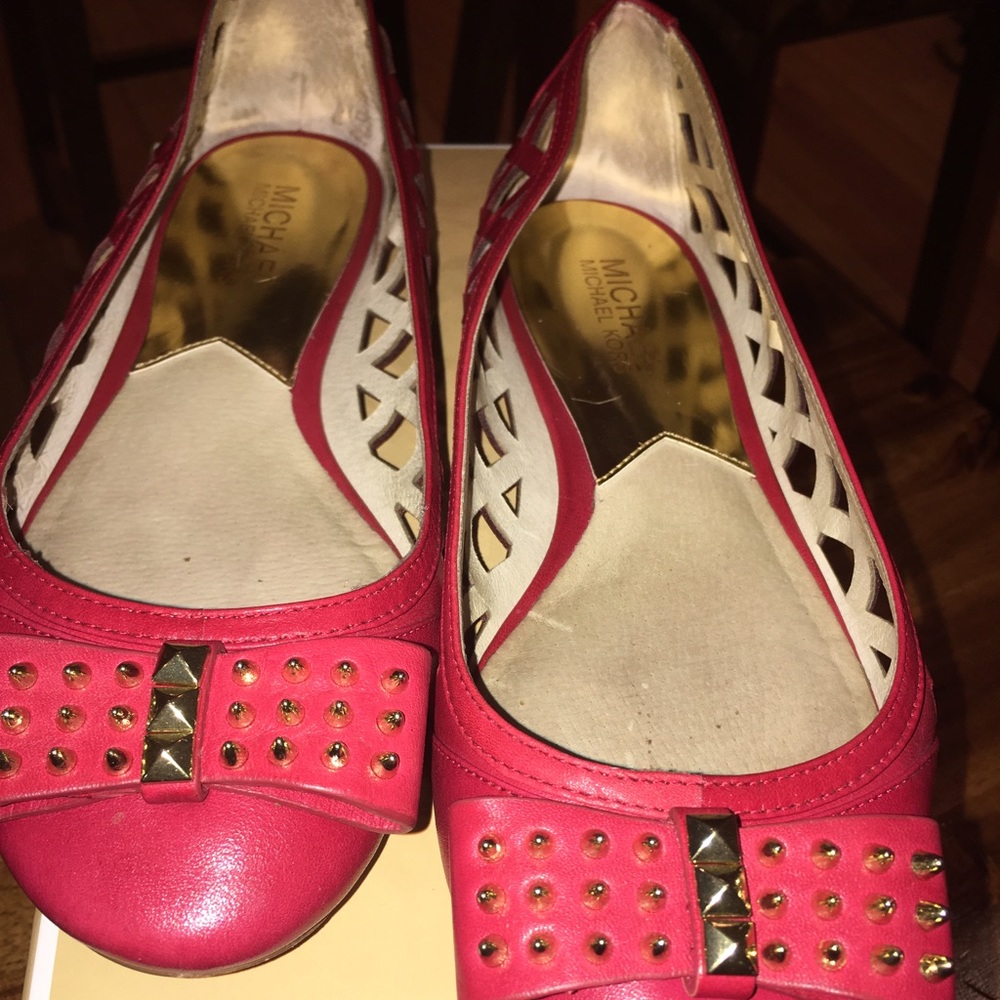 Size 7 MICHAEL KORS FLATS
