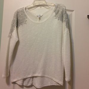 White sweater w sparkle silver detail