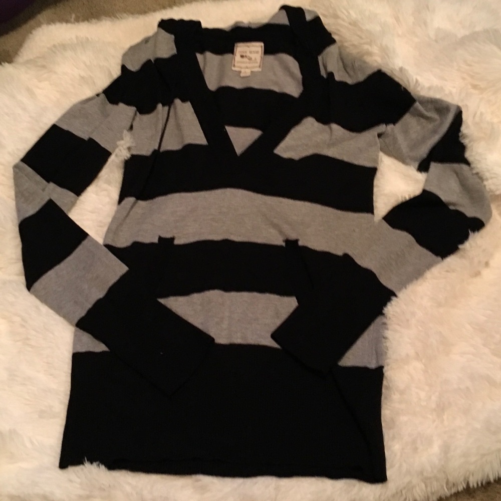 Grey & Black pullover sweater