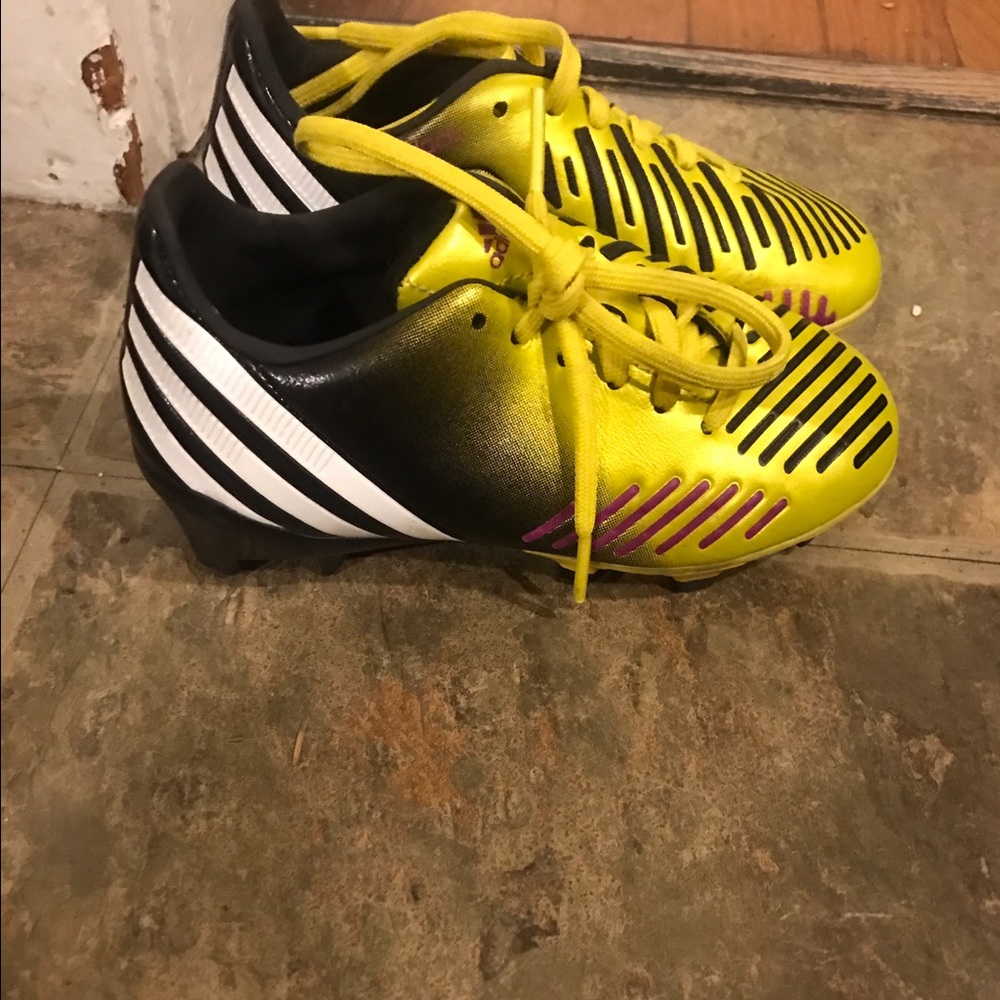 Boys adidas soccer cleat 10.5