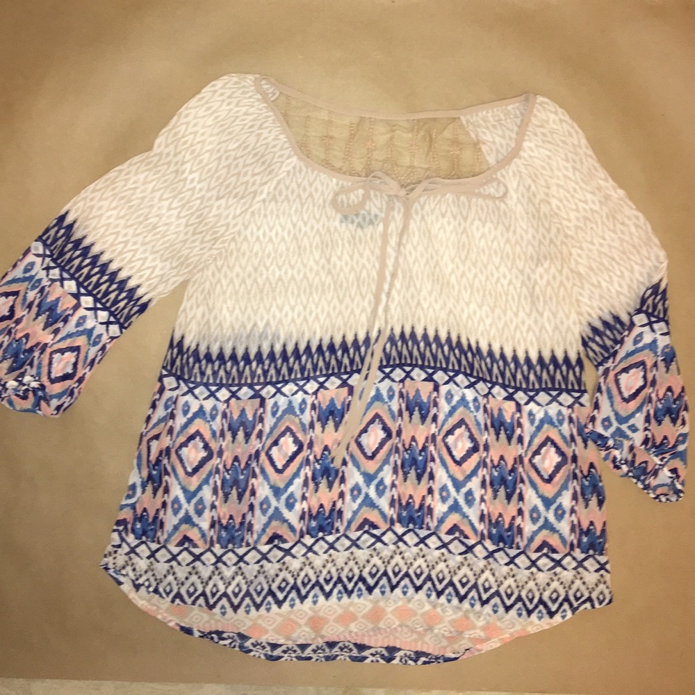 •Cream 3/4 Length Blouse•