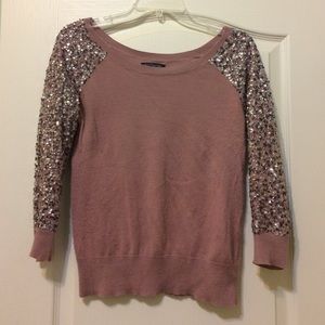 Dusty-pink sweater w sequined sleeves