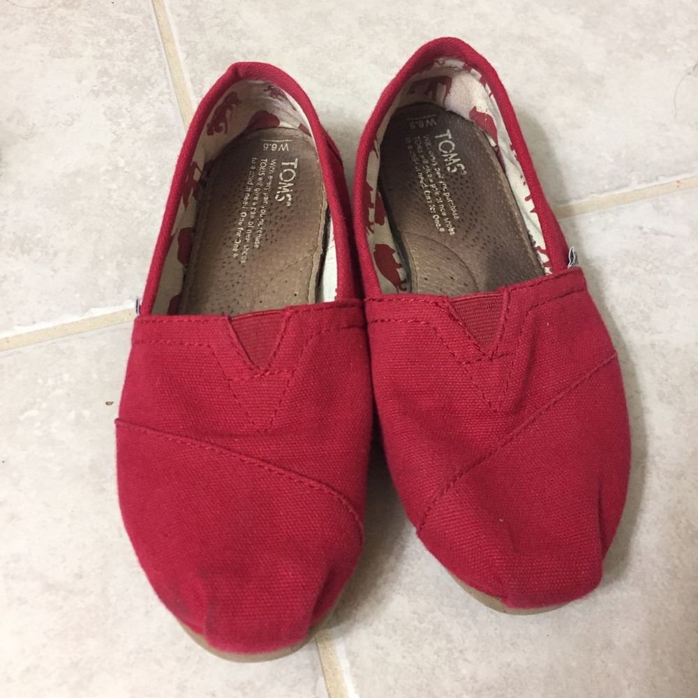 Toms classic canvas slip ons