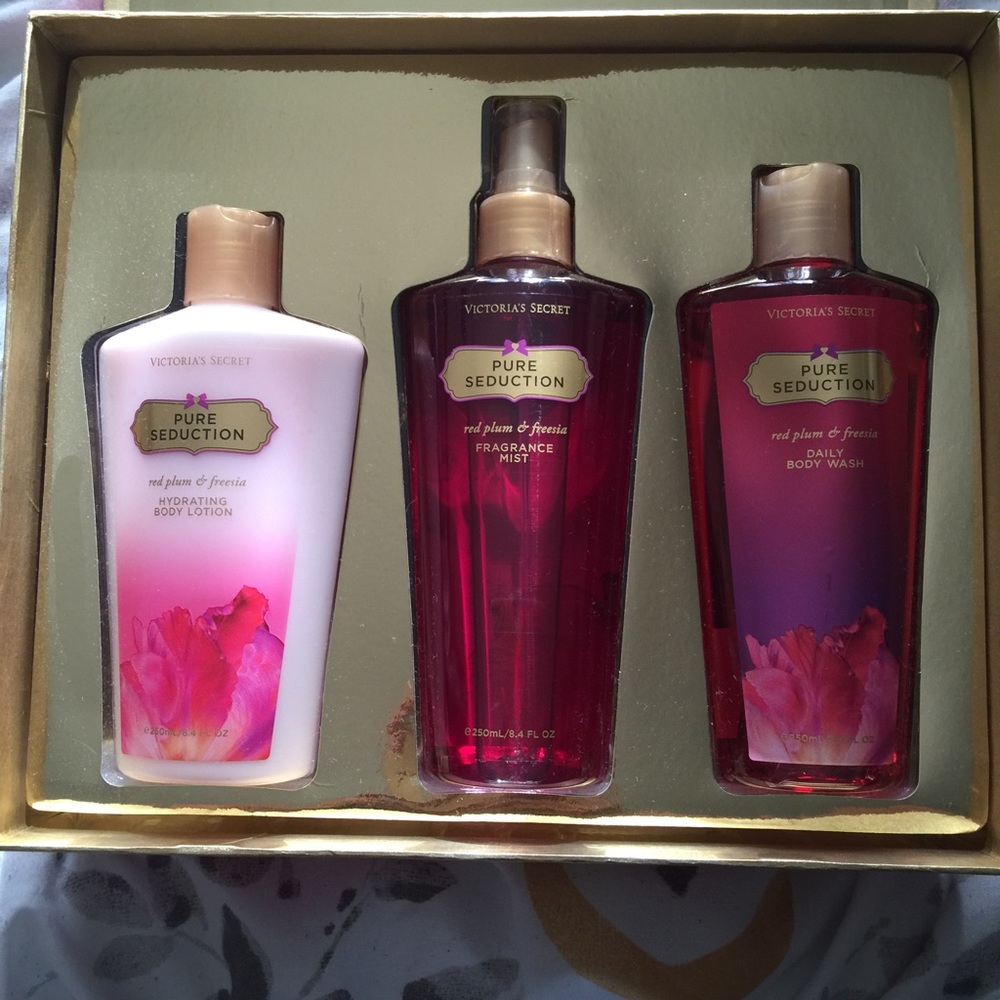 Victoria's Secret pure seduction set
